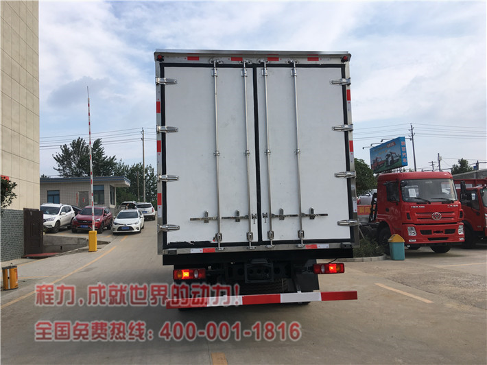 东风天锦对接式肉钩冷藏车图片